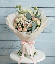 Букет цветов из:  Розы и Лизиантусы в Сорске