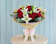 Букет цветов из:  Лилии и Розы в Сорске
