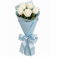 Букет 5 Белых роз Проуд в Сорске