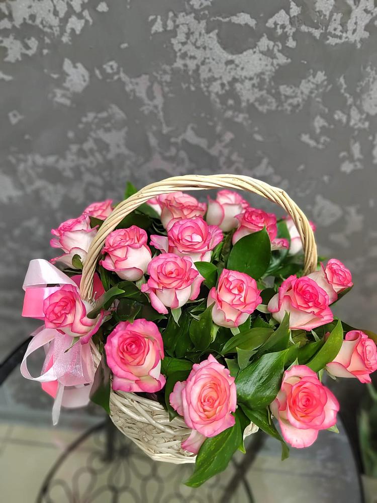 Цветочная композиция из Розы в корзине в Сорске