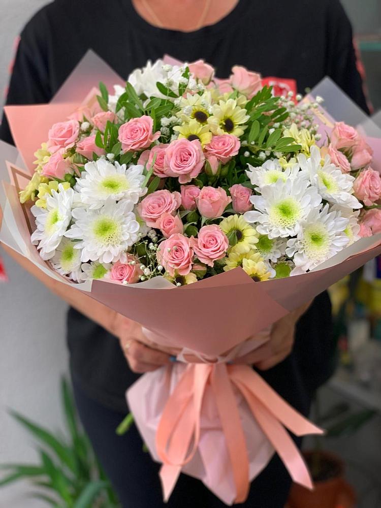 Букет цветов из: Розы и Хризантемы в Сорске