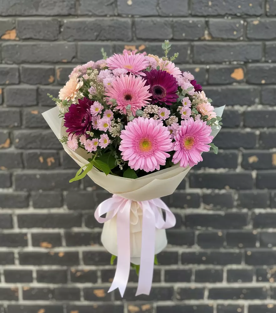 Букет цветов из: Герберы и Хризантемы в Сорске