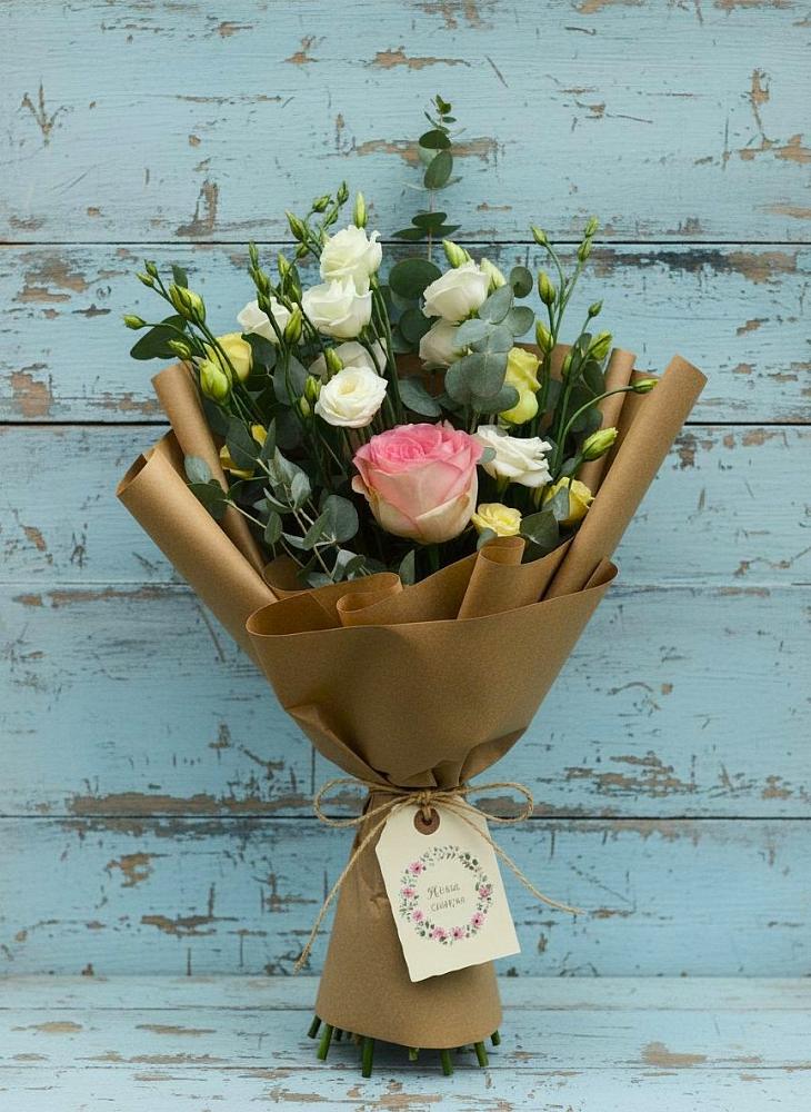 Букет цветов из: Розы и Лизиантусы в Сорске