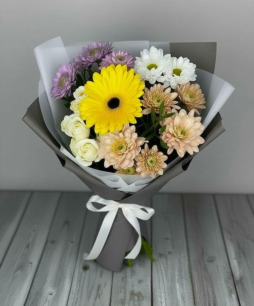 Букет цветов из: Розы, Герберы и Хризантемы в Сорске