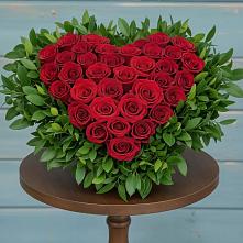 Цветочная композиция из Розы в виде сердца в Сорске