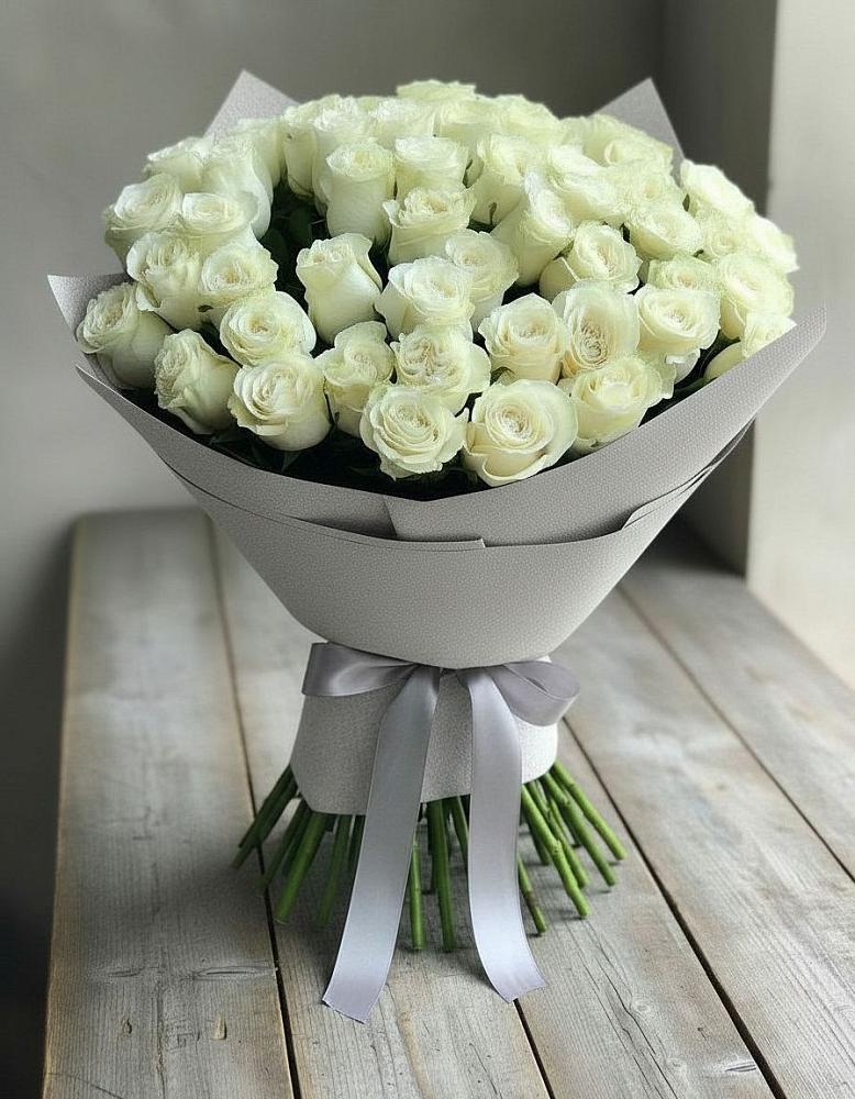 Букет 35 Белых роз в Сорске