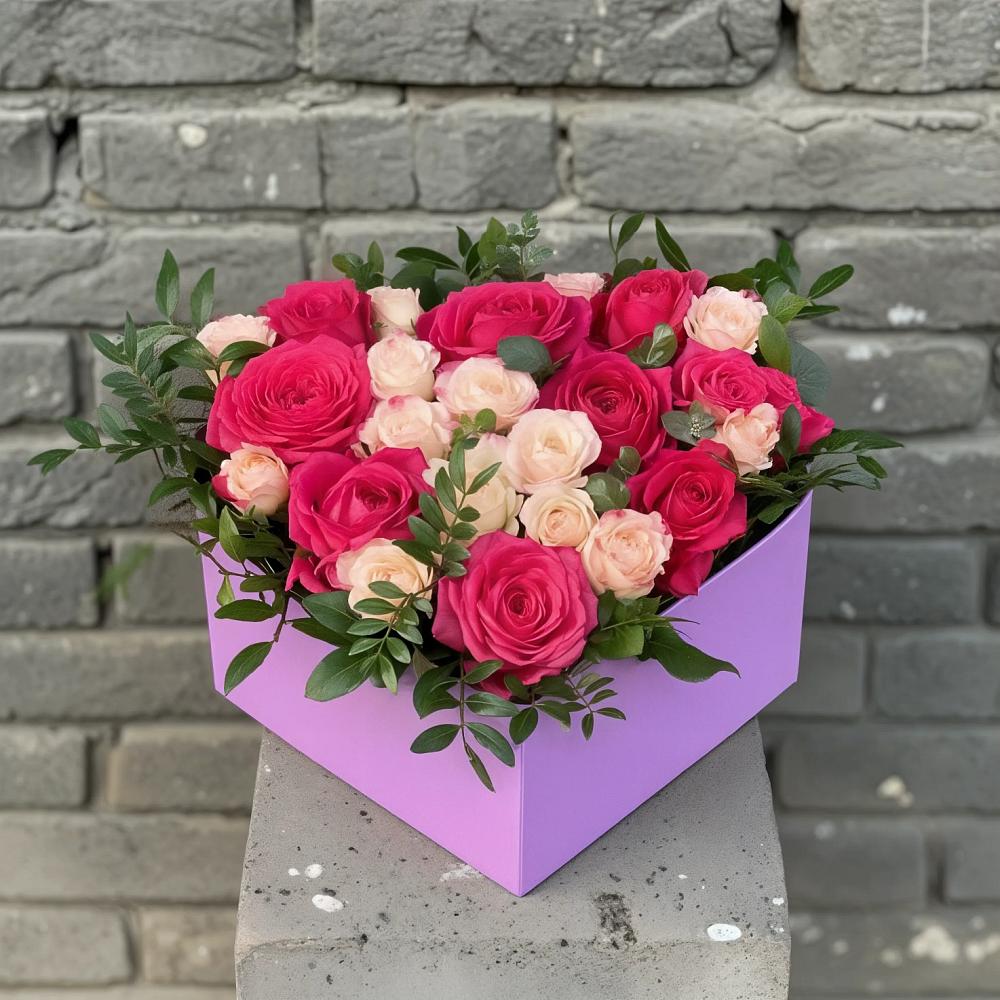 Цветочная композиция из Розы в коробке в Сорске