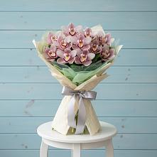 Букет цветов из:  Орхидеи и Розы в Сорске
