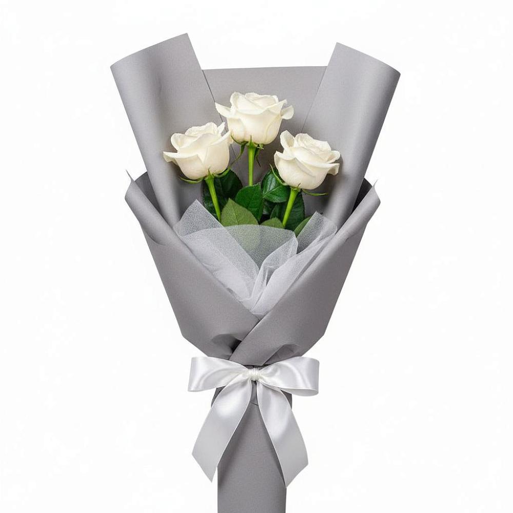 Букет 3 белые розы в Сорске