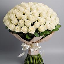Букет 101 беля роза Белоснежка в Сорске