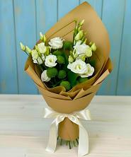 Букет цветов из:  Хризантемы и Лизиантусы в Сорске