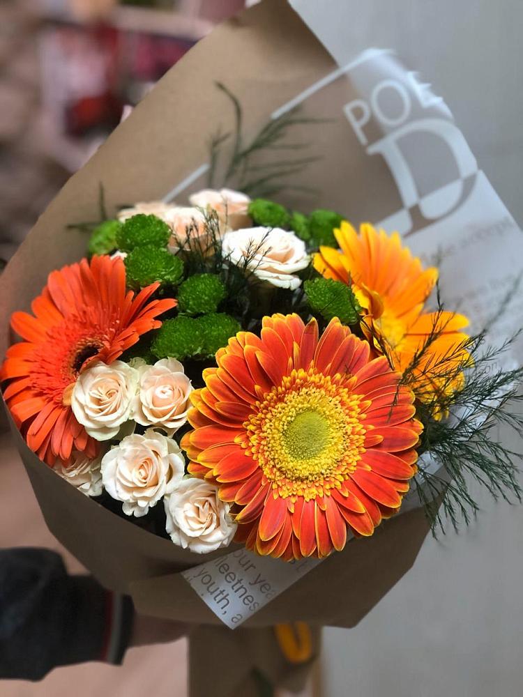 Букет цветов из: Герберы, Хризантемы и Розы в Сорске