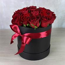 Цветочная композиция из Розы в шляпной коробке в Сорске