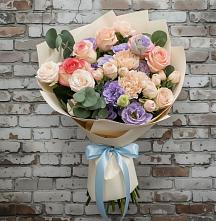 Букет цветов из:  Розы, Лизиантусы и Гвоздики в Сорске